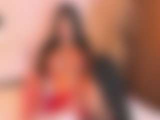 Live cam show with Sally-Rosses - Brown Eyes Brown Hair on Hubzter Live