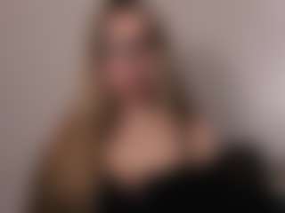 AriaGntle's Live Sex Cam Show