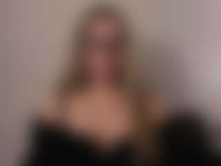 AriaGntle's Live Sex Cam Show