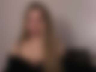 AriaGntle's Live Sex Cam Show