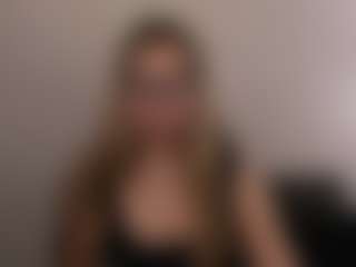 AriaGntle's Live Sex Cam Show