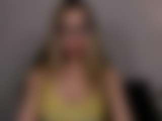 Live cam show with AriaGntle - Huge on Fit Hotties