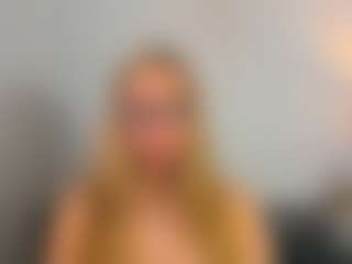 AriaGntle's Live Sex Cam Show