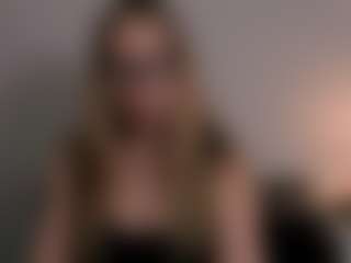 AriaGntle's Live Sex Cam Show