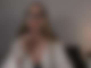 AriaGntle's Live Sex Cam Show