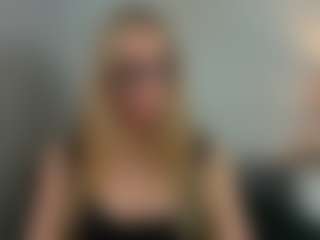 AriaGntle's Live Sex Cam Show