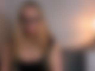 AriaGntle's Live Sex Cam Show