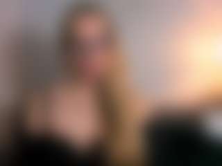 AriaGntle's Live Sex Cam Show