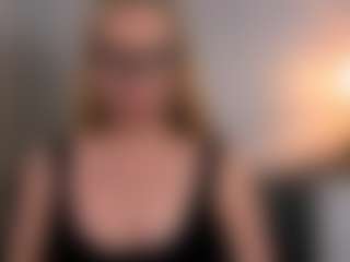 Live cam show with AriaGntle - Middle Aged on Camsoda