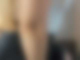 Live cam show with AriaGntle - Nipple Piercings on Dolls Live