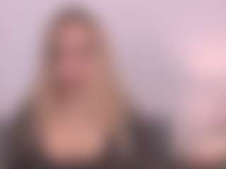 AriaGntle's Live Sex Cam Show