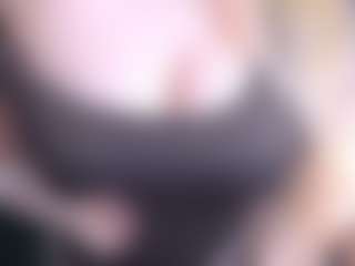 AriaGntle's Live Sex Cam Show