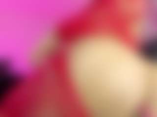 Live cam show with realsweetbrina - Average on boobsie.com
