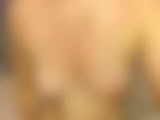 Live cam show with BlindingLightss - Strip Curvy on AdultVida.com