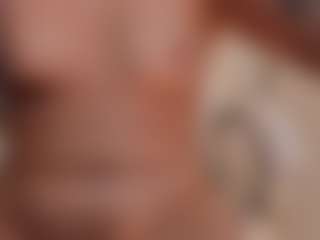 Live cam show with zoee-jackson - Living Room on friskycurves.com