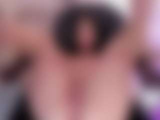 Live cam show with zoee-jackson - Facial Piercings on CamClone