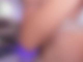 Live cam show with Zoee Jackson - Facial on crypto-cams