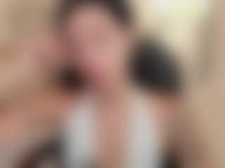 Live cam show with Zoee Jackson - Living Room on sexylive.show