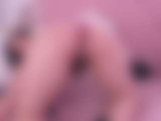 Live cam show with Bonnie - Mature on StripNow
