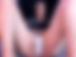 Bonnie MILF webcam performer live streaming