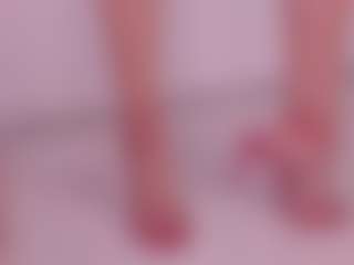 Bonnie MILF webcam performer live streaming