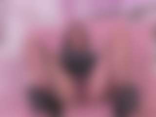 Bonnie MILF webcam performer live streaming