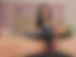 Bonnie MILF webcam performer live streaming