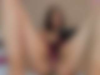 Live cam show with Bonnie - Fingering on madthumbs