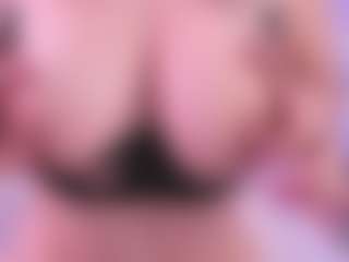 Live cam show with Bonnie - Deepthroat on liverealitysex.com