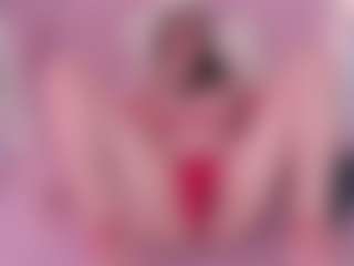 Live cam show with Bonnie - Small Tits on Camsoda