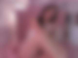 Bonnie MILF webcam performer live streaming