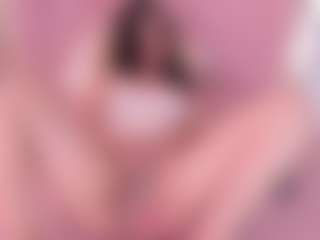 Live cam show with Bonnie - Sexy on livesuperchat.net