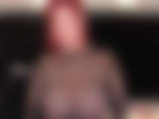 Spettacolo in cam dal vivo con LiaTink - Red Hair Squirt su Camsoda
