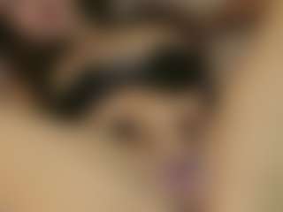 Live cam show with JulietRiver - Teen (18+) on dropp.cam