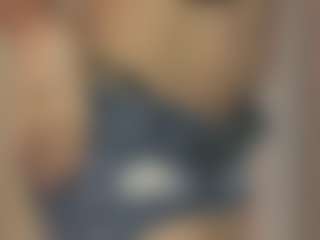 Live cam show with JulietRiver - HD on TeamSkeetLive