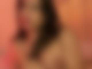 Live cam show with JulietRiver - Striptease Latina on Uber Horny