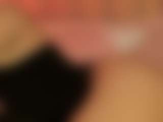 Live cam show with JulietRiver - Latina on Chatstar