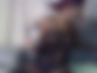 Live cam show with melaninmichie - Black Petite on Dolls Live