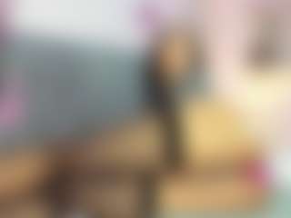 Cute-enderlyn21's Live Sex Cam Show