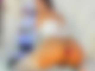 Live cam show with Cute-enderlyn21 - Tease on Camsoda