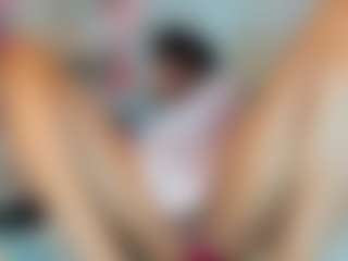 Live cam show with Cute-enderlyn21 - Latina on CamwithHer | colombia