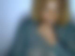 Live cam show with Lady Noire - Submissive on xDating
