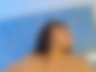 Live cam show with Bellotaht - Bikini on WildCum