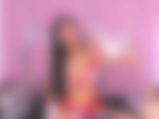 Live cam show with Freyaht - Flashing on SquirtSoMuch