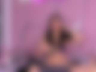 Live cam show with Freyaht - Flashing on AdultVida.com