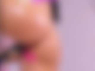 Live cam show with Freyaht - Curvy Small Tits on CamwithHer