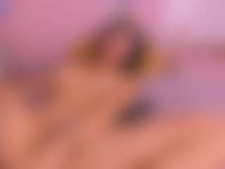 Live cam show with Freyaht - Lovense Small Tits on Latina Girls