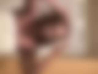 hennybabii22's Live Sex Cam Show