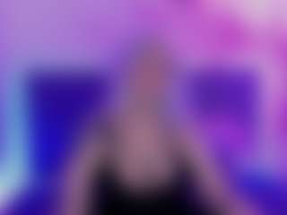 Live cam show with JoannLowe - Full Nudity on Camsoda