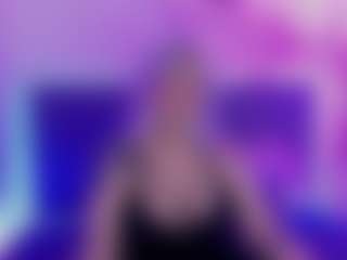 Live cam show with JoannLowe - Nipple Piercings on Soda Cam